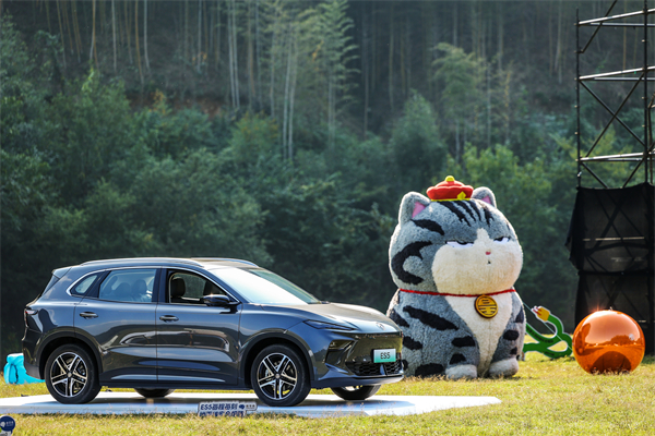 全球高标准纯电后驱SUV MG ES5宠你自在生活，增换购惊喜价9.99万元起